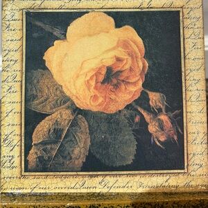 Decorative tissue box